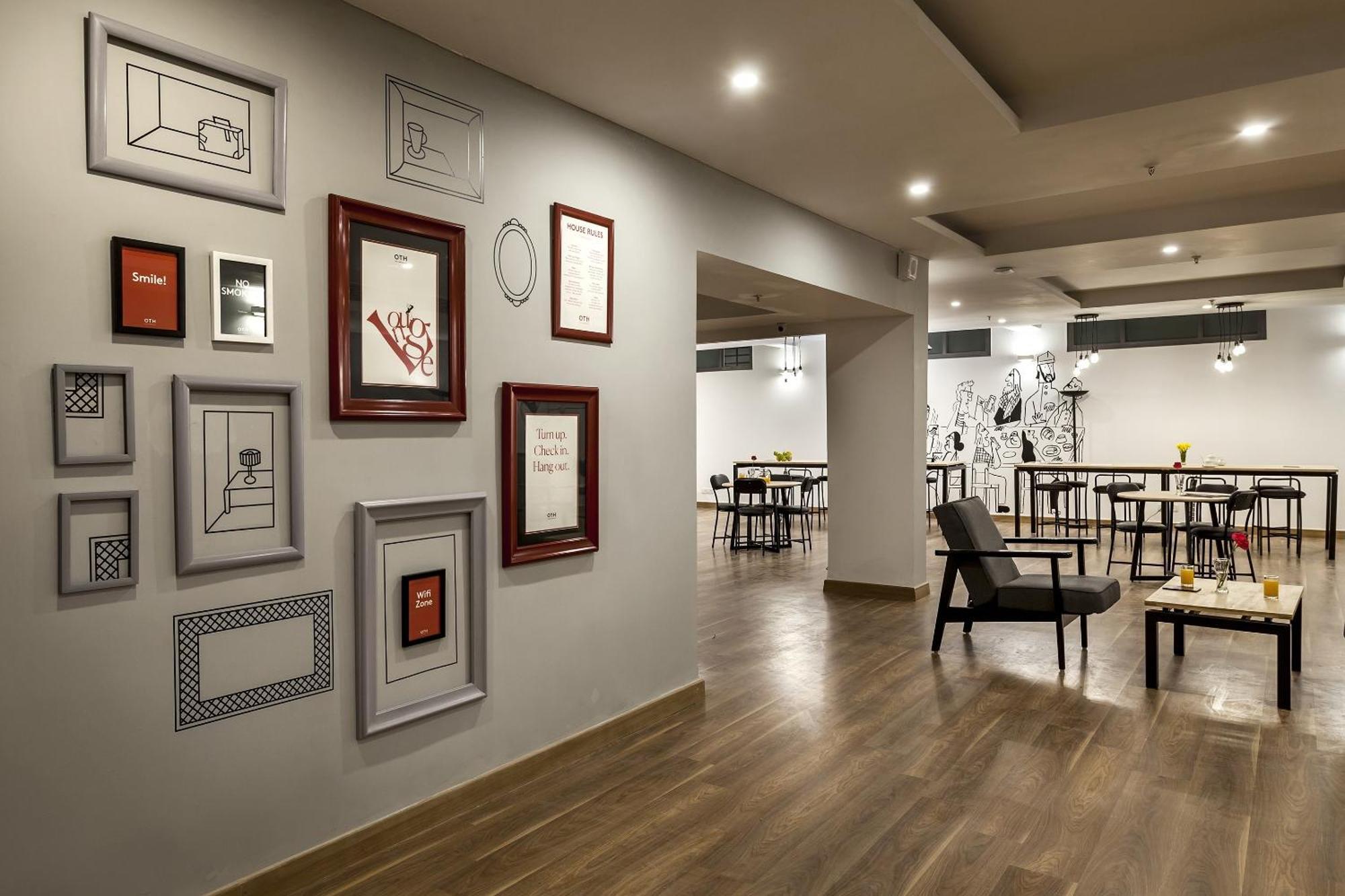 Townhouse S Continental Hotel Hyderabad Bagian luar foto